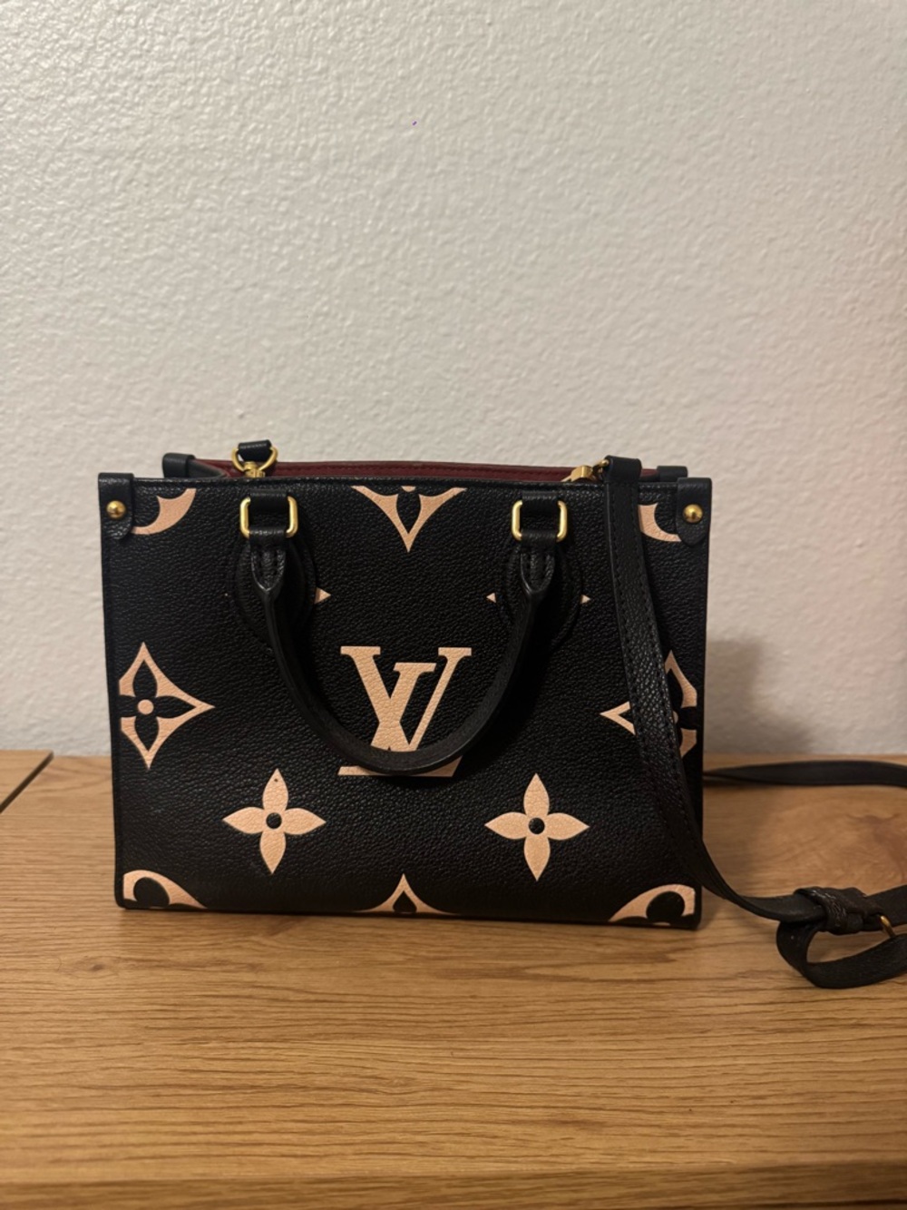 Louis Vuitton OnTheGo PM Monogram Canvas Tote w/ Strap + Receipt - Picture 5 of 9